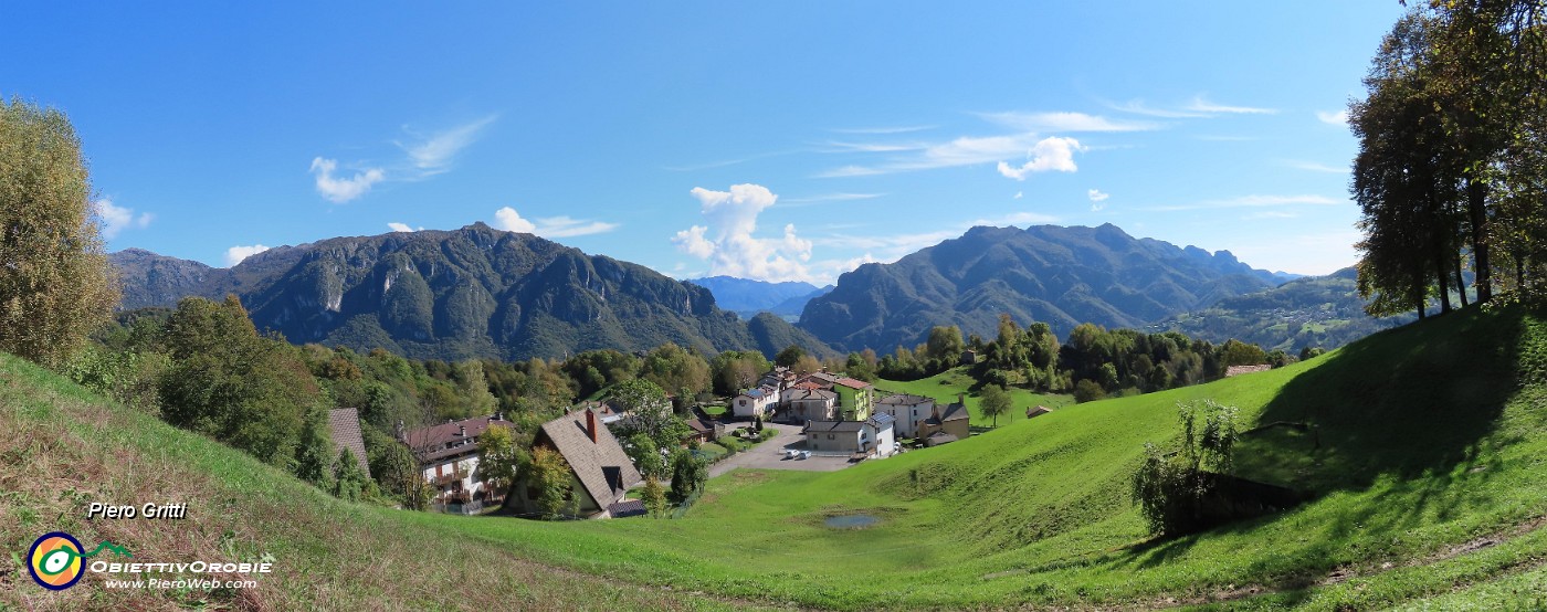 69 Dal roccolo bella vista panoramica su Reggetto.JPG